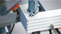 Corner cleaning machines